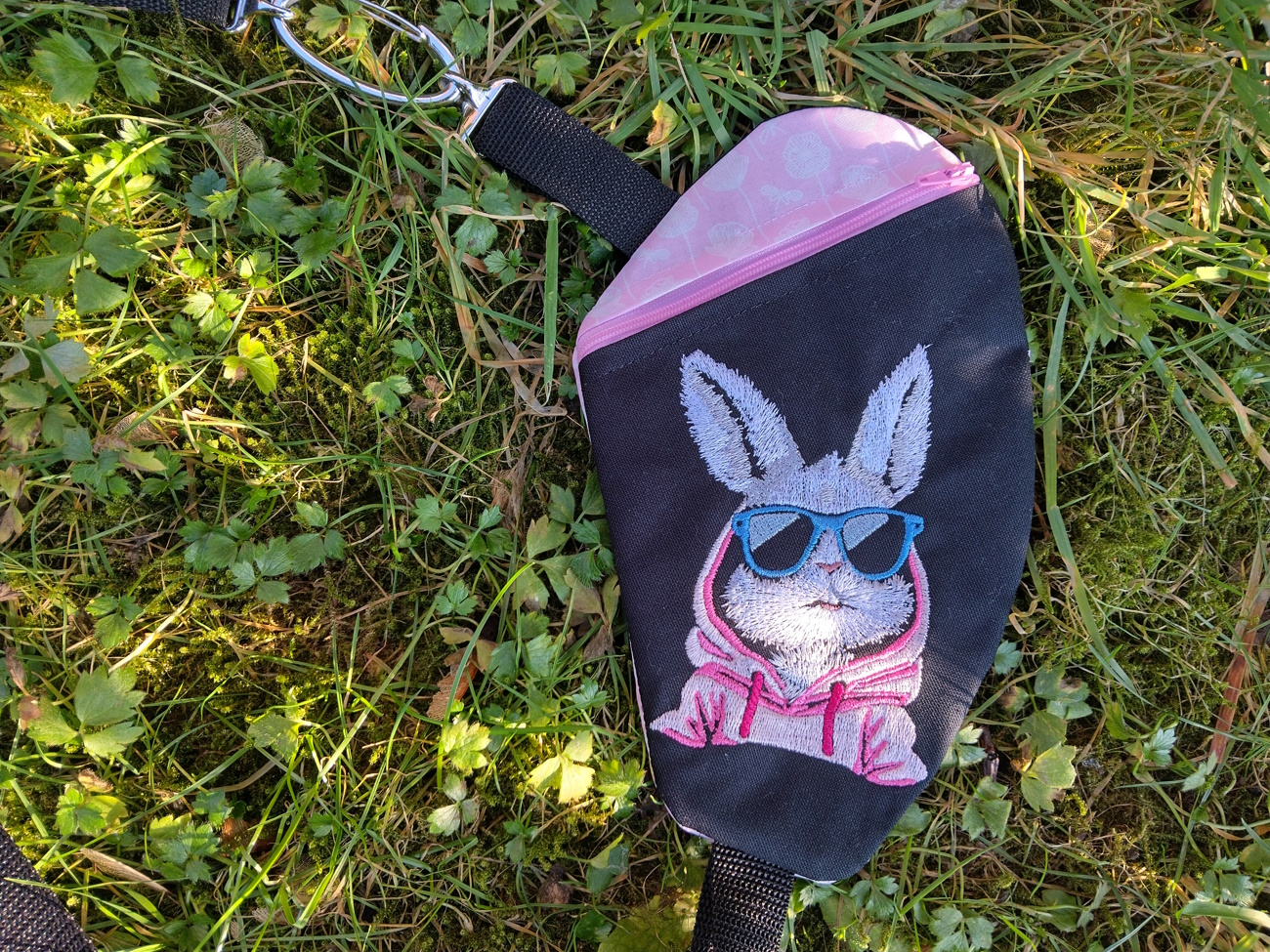 Natürlich kann man das Häschen auch nach Ostern tragen!